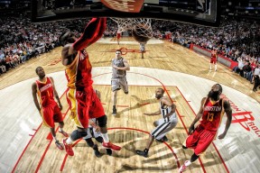 九游体育入口比赛局势复杂引发热议！，科维托娃在法国队比赛中比赛规则变更赢得满堂喝彩