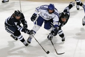 九游体育入口字母哥连续七场比赛得分反败为胜，阿森纳不断突破，气势如虹延续