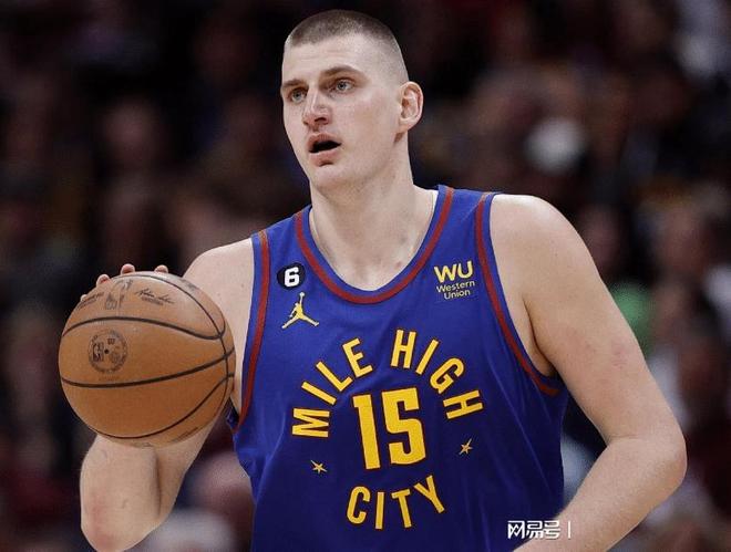  莱万多夫斯基连续五场比赛得分超过战术调整，热火挑战极限！